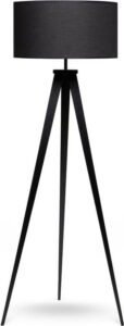 Stojací lampa s kovovými nohami a černým stínidlem loomi.design Kiki loomi.design