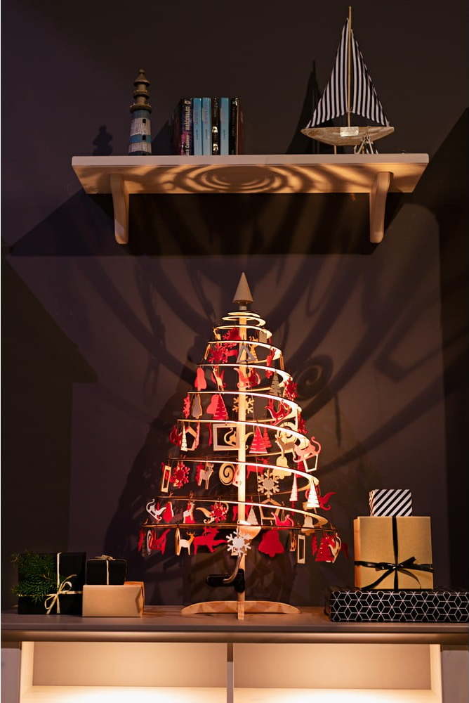 Dřevěný dekorativní vánoční stromek Spira Small