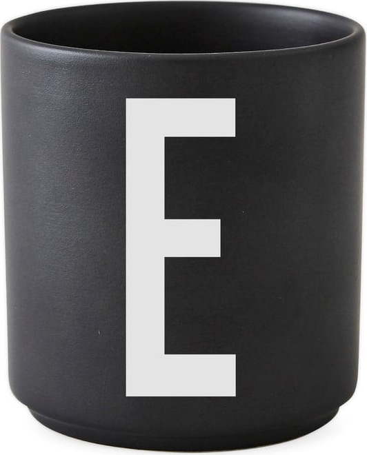 Černý porcelánový šálek Design Letters Alphabet E