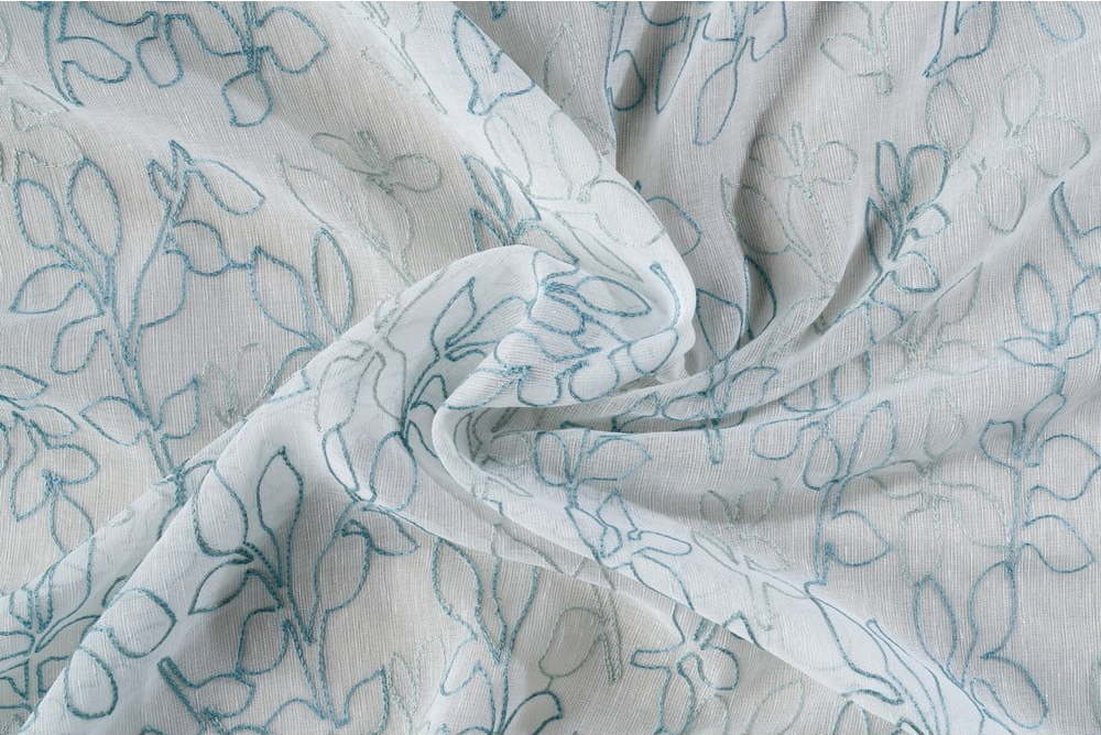 Bílo-modrá záclona 300x260 cm Urma – Mendola Fabrics Mendola Fabrics