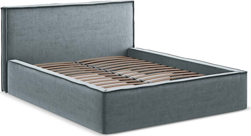 Světle modrá čalouněná dvoulůžková postel s úložným prostorem s roštem 180x200 cm Anani – Makamii Makamii