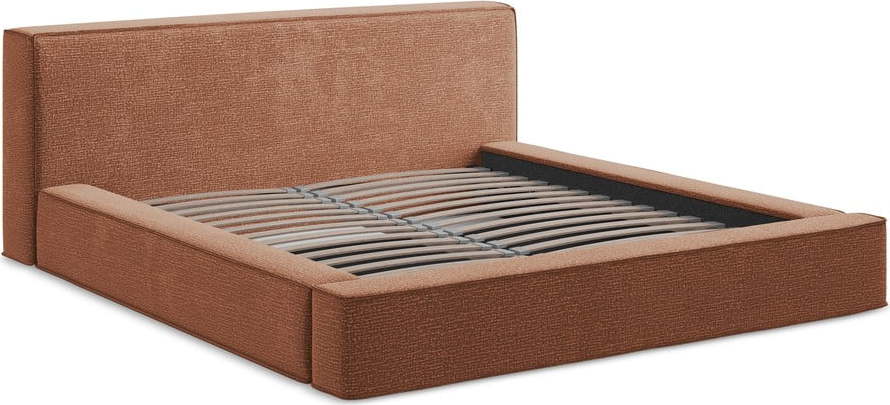 Čalouněná dvoulůžková postel v terakotové barvě s úložným prostorem s roštem 140x200 cm Noho – Makamii Makamii