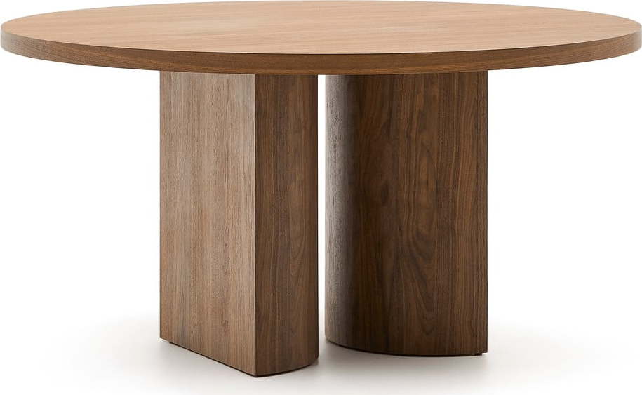 Kulatý jídelní stůl s deskou v dekoru ořechového dřeva ø 150 cm Nealy – Kave Home Kave Home