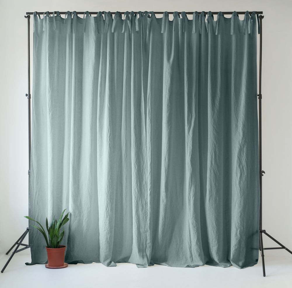 Šedomodrý lněný závěs 140x250 cm Blue Fog – Linen Tales Linen Tales