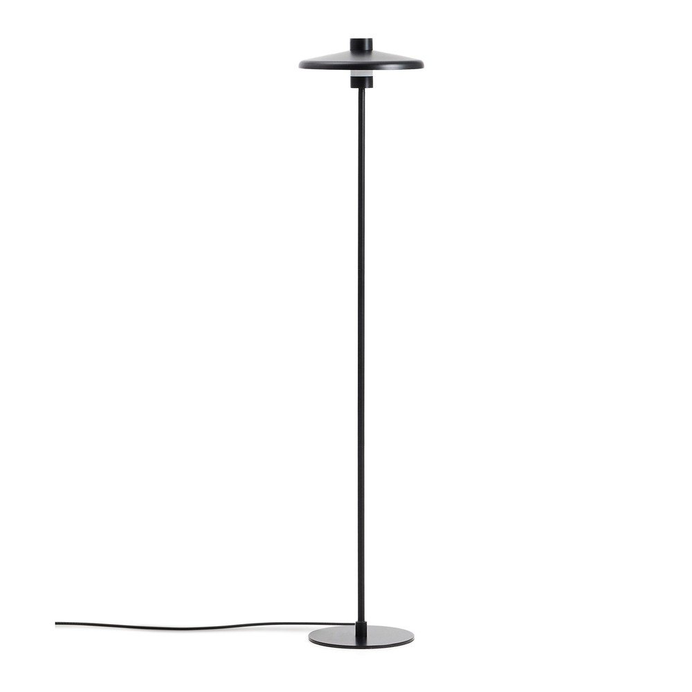 Černá stojací lampa s kovovým stínidlem (výška 130 cm) Nuvira – Kave Home Kave Home