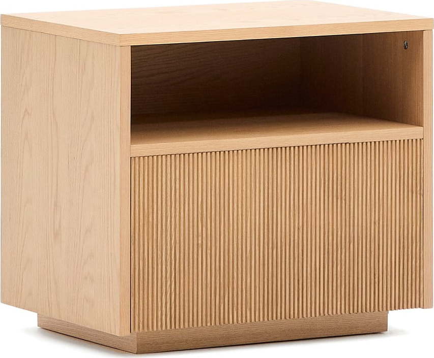 Noční stolek v dekoru dubu v přírodní barvě Helvine – Kave Home Kave Home