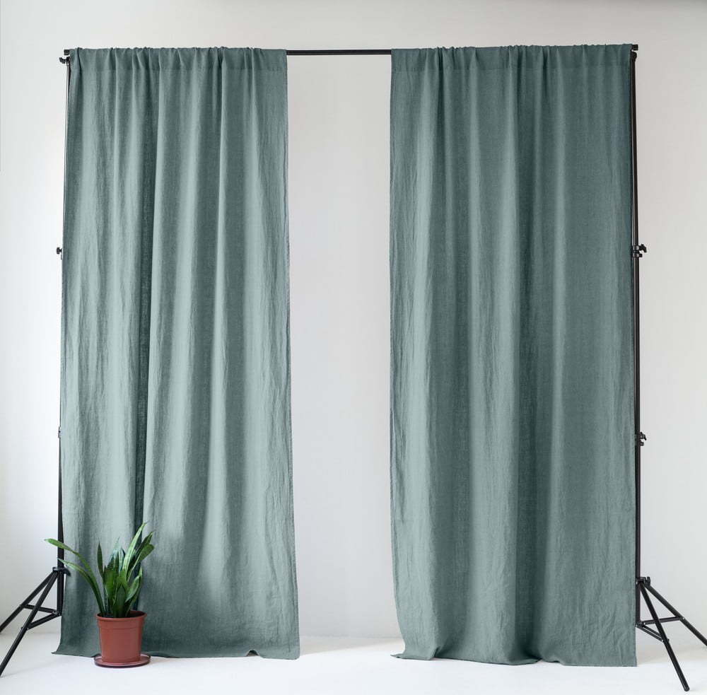 Šedomodrý lněný závěs 140x300 cm Blue Fog – Linen Tales Linen Tales