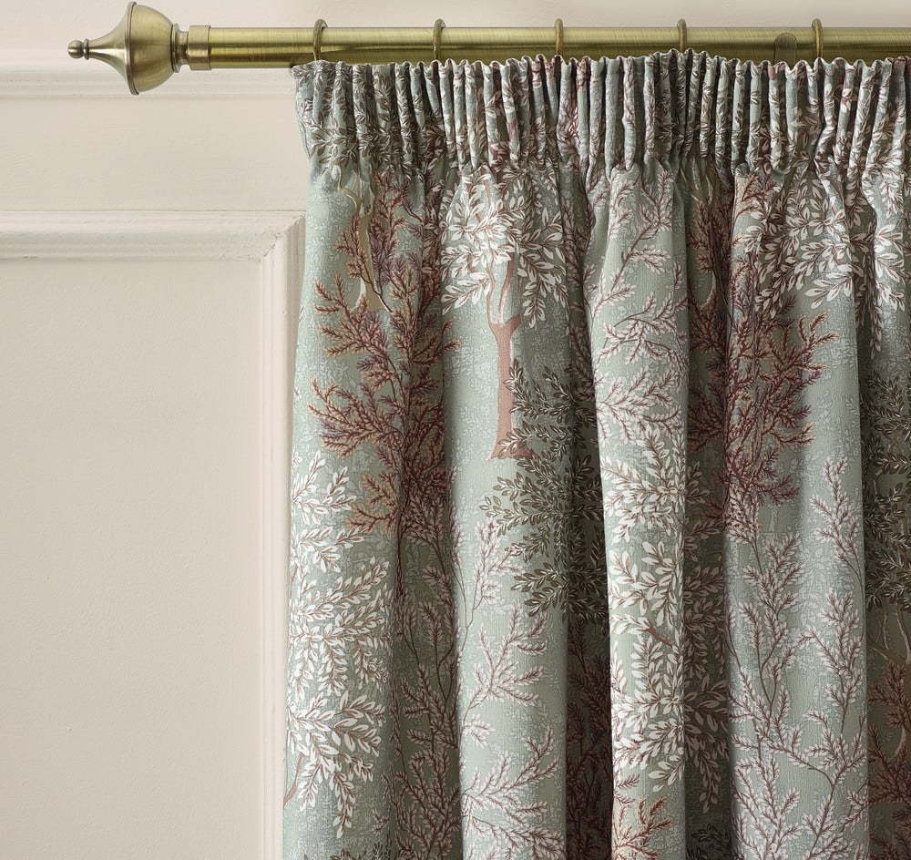 Zelené závěsy v sadě 2 ks 168x183 cm Woodland Trees – Catherine Lansfield Catherine Lansfield