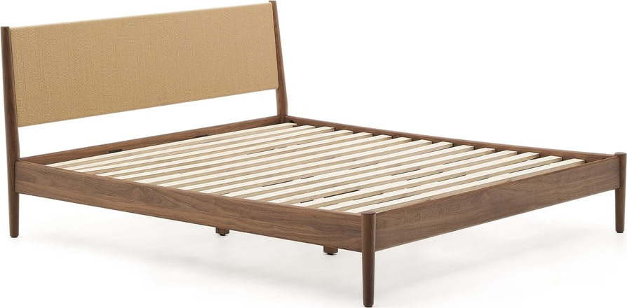 Tmavě hnědá dvoulůžková postel z ořechového dřeva s roštem 180x200 cm Elan – Kave Home Kave Home
