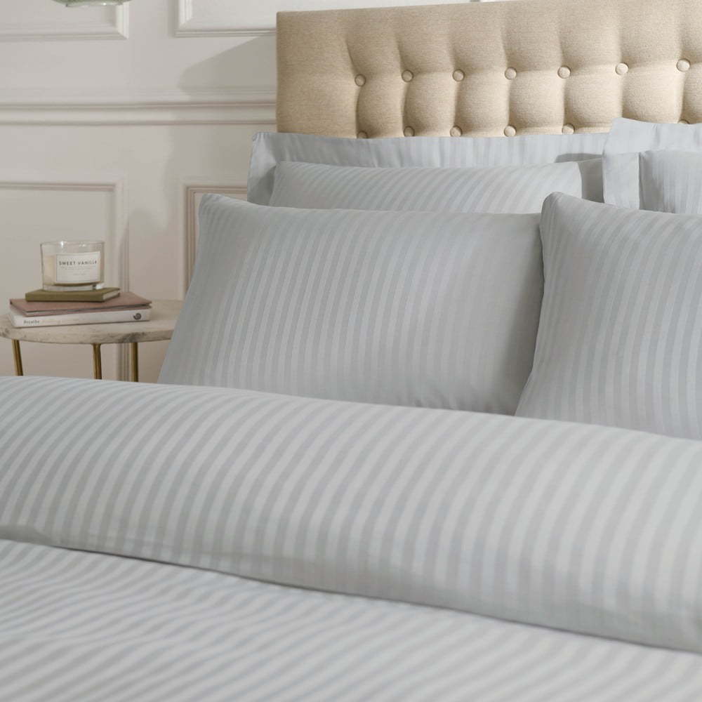 Damaškové povlaky na polštáře v sadě 2 ks 50x75 cm Satin Stripe – Catherine Lansfield Catherine Lansfield