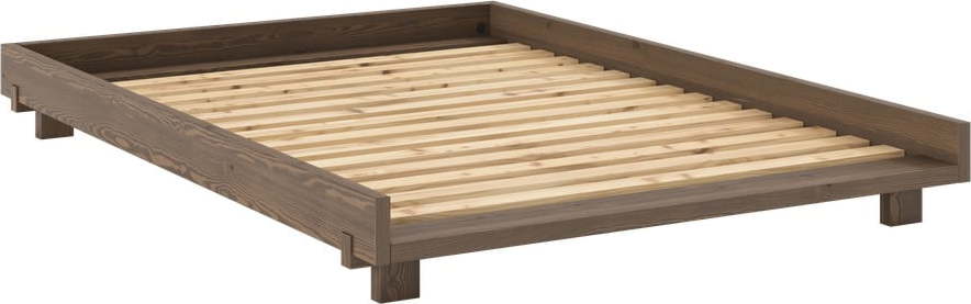 Hnědá dvoulůžková postel z borovicového dřeva s roštem 140x200 cm Social – Karup Design Karup