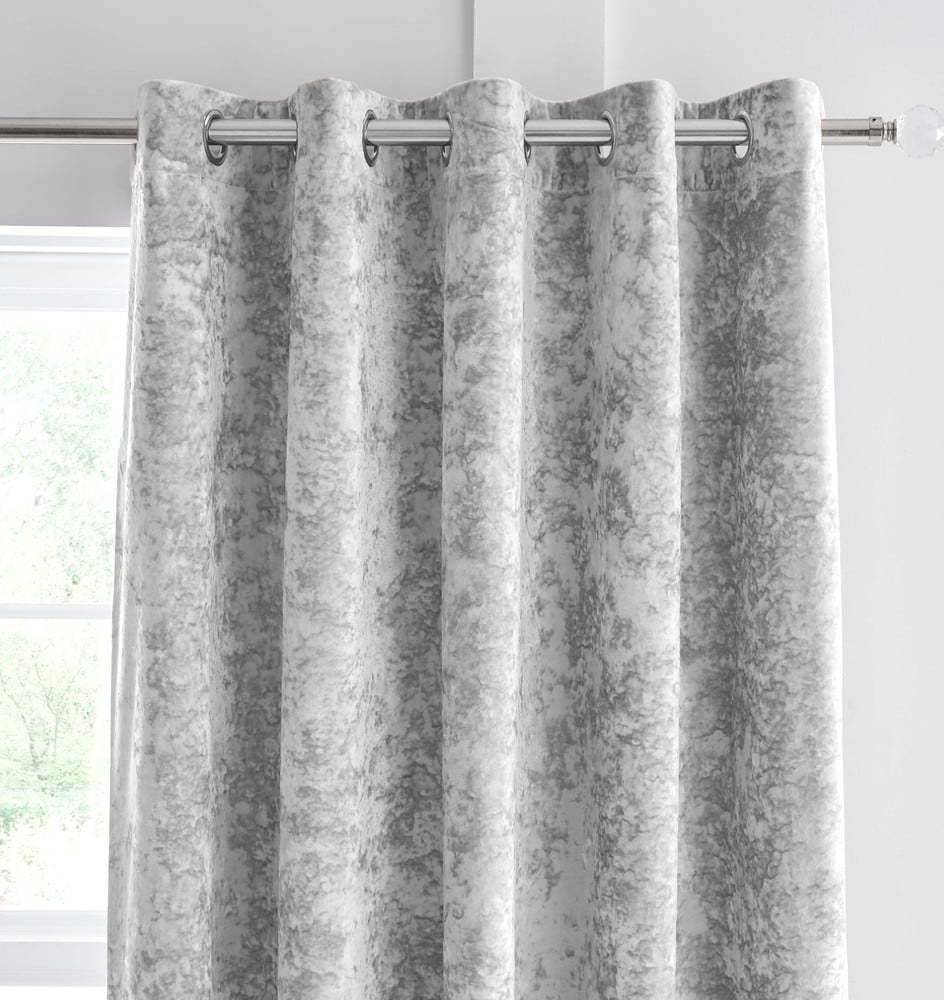 Šedé závěsy v sadě 2 ks 168x137 cm Crushed Velvet – Catherine Lansfield Catherine Lansfield