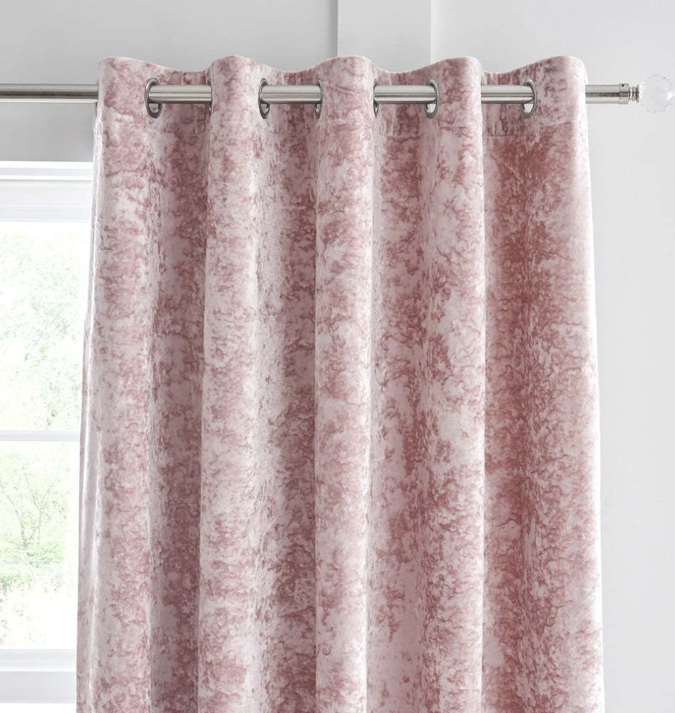 Růžové závěsy v sadě 2 ks 168x137 cm Crushed Velvet – Catherine Lansfield Catherine Lansfield